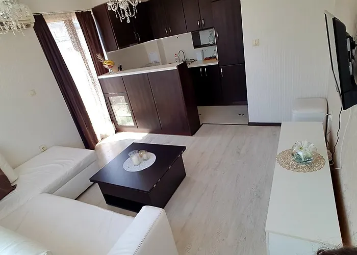 Konukevi Saint Apostol 2*